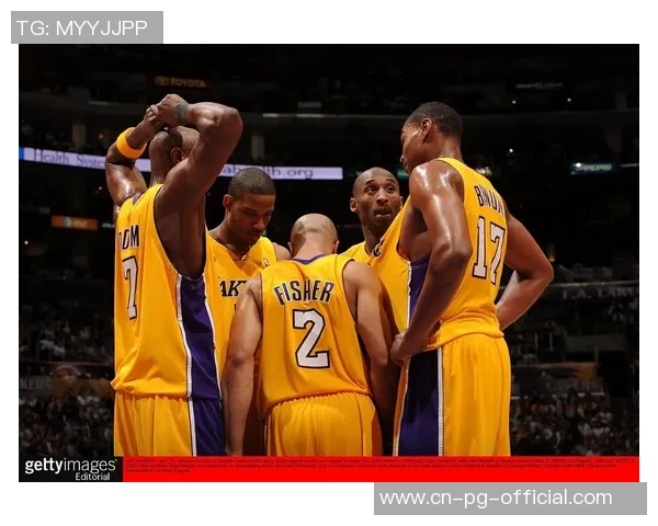 火箭队与骑士队激战正酣NBA赛场精彩对决引发球迷热议 火箭队与骑士队激战正酣NBA赛场精彩对决引发球迷热议